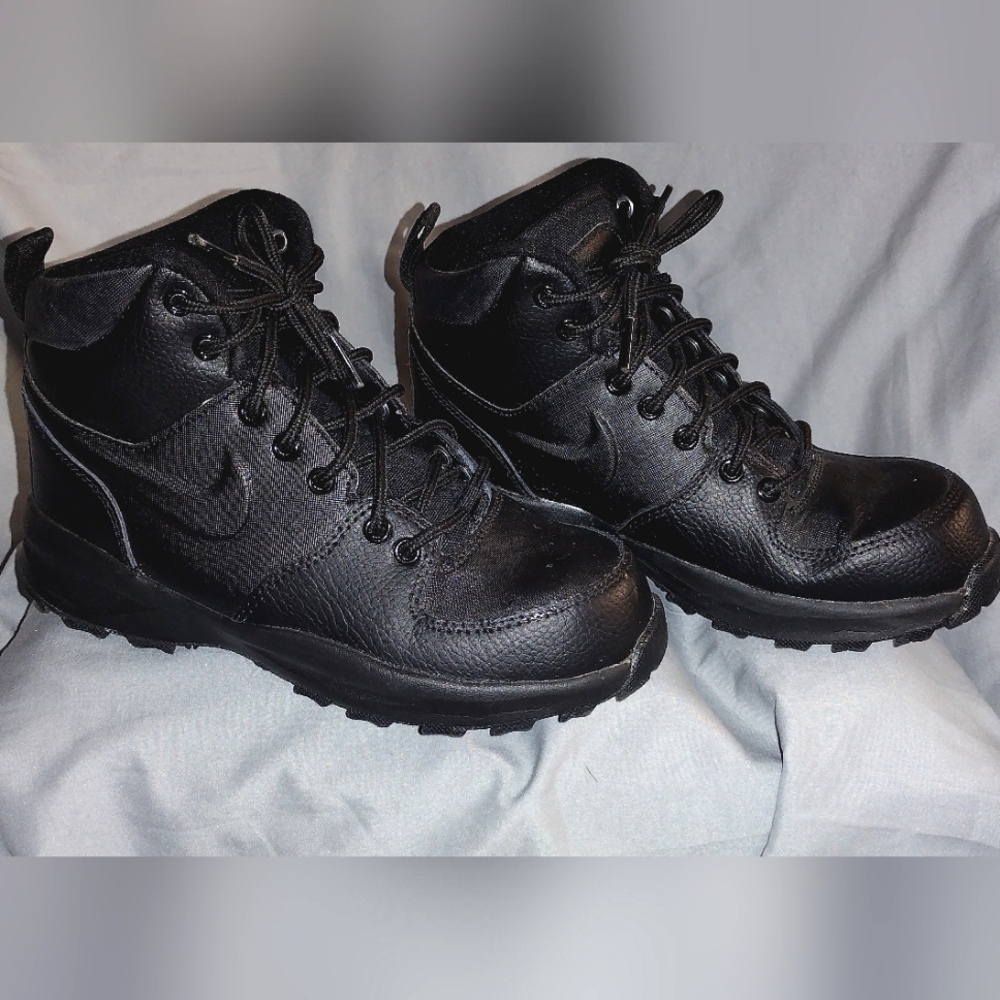 Nike Little Boys Manoa Leather Boots from Finish Line, Y3.5, Blk